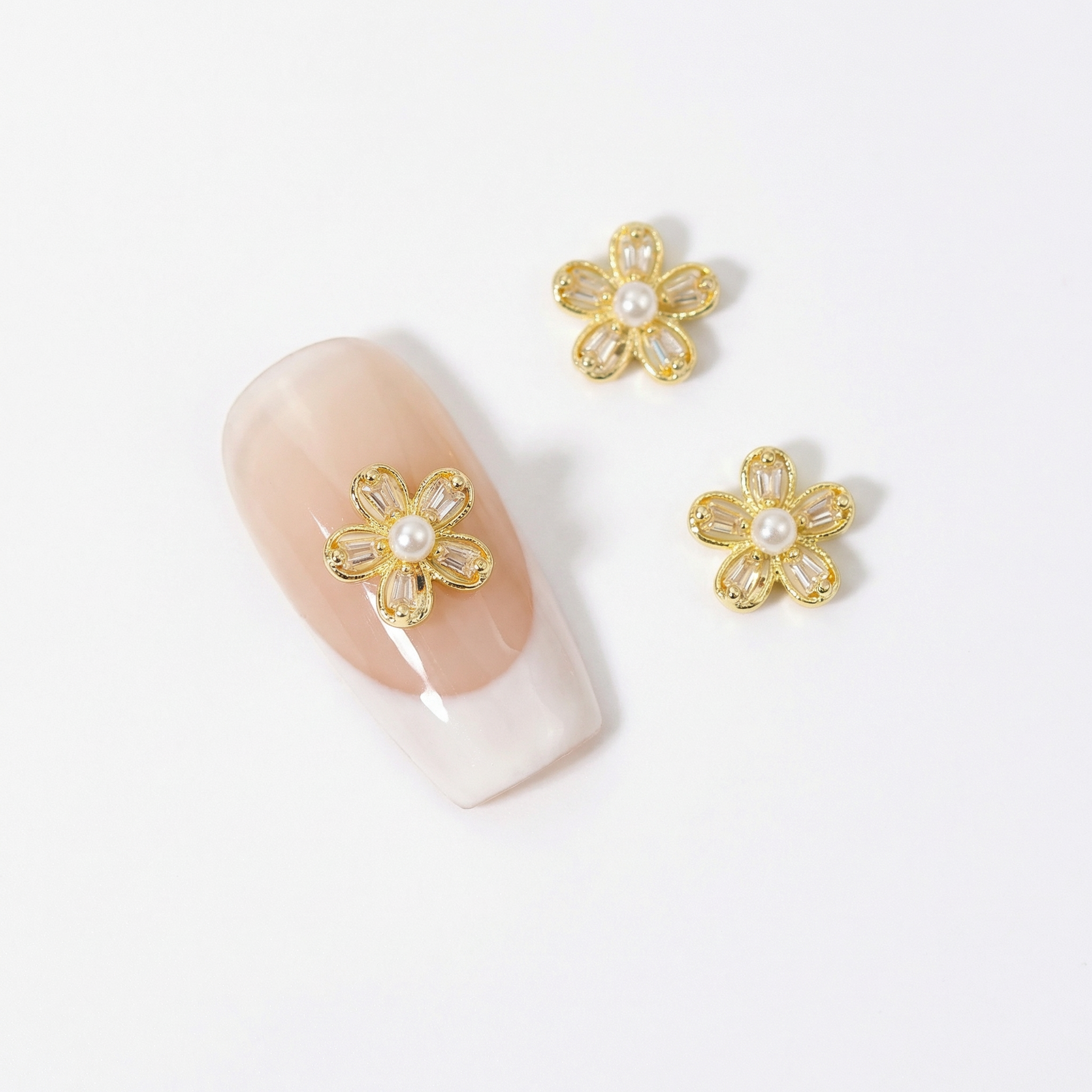 par dijes flor perla